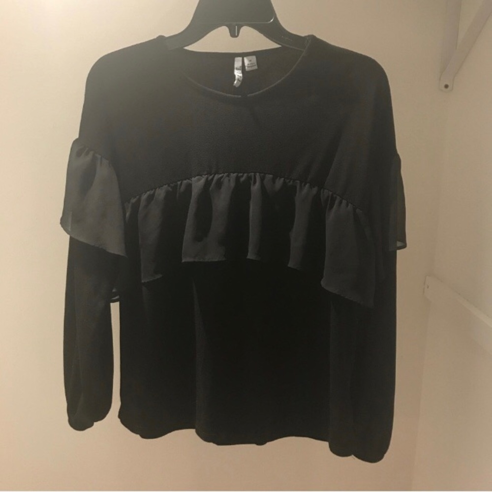 ❌SOLD❌ Black Dressy Blouse