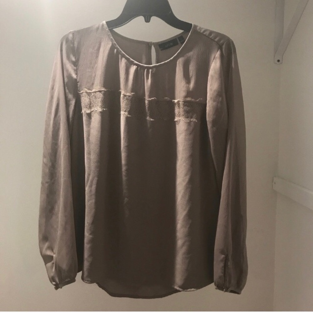 ❌SOLD❌ Taupe Dressy Blouse