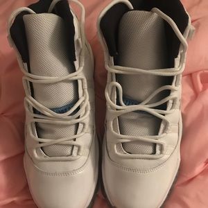 Air Jordan 11s size 6y