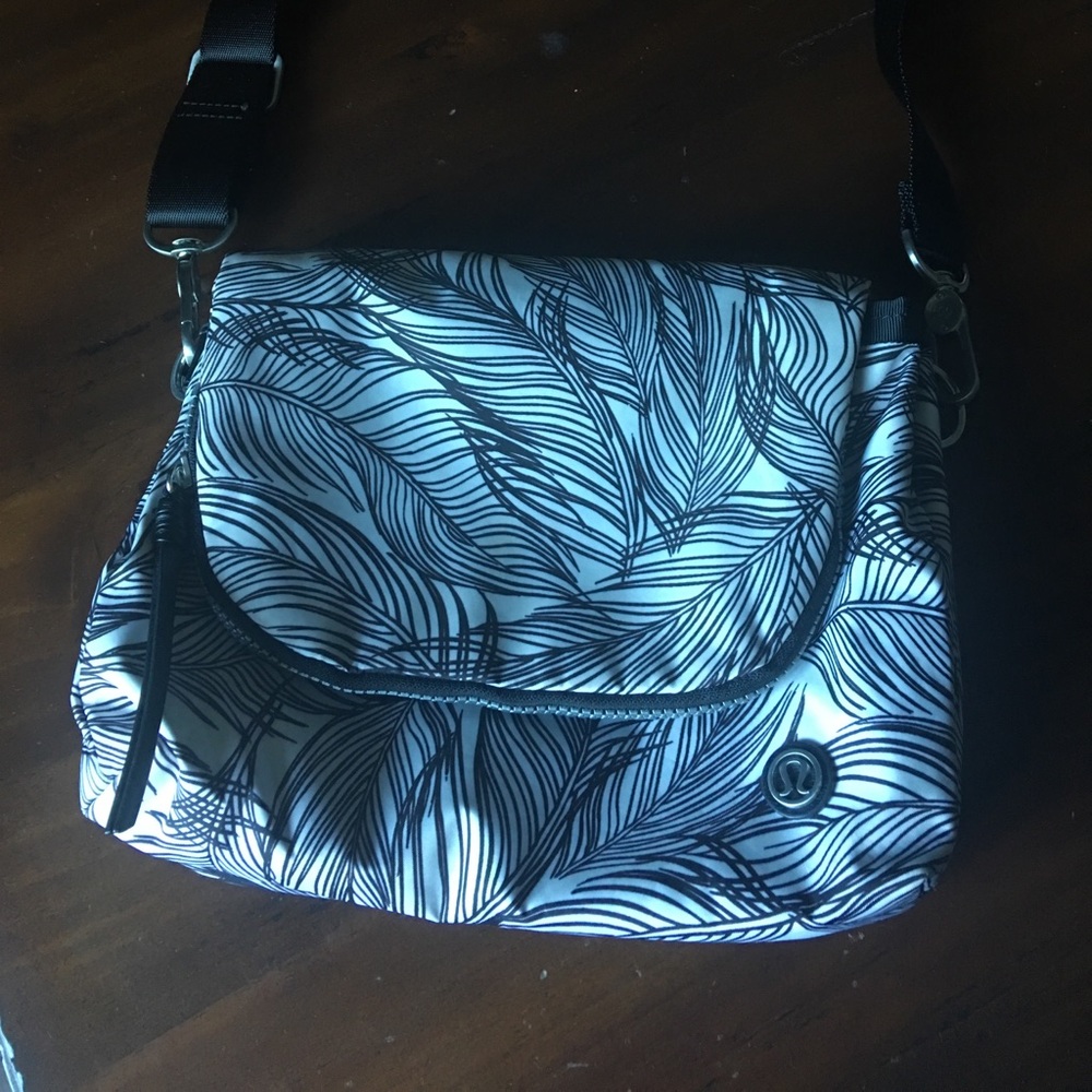 Lululemon purse