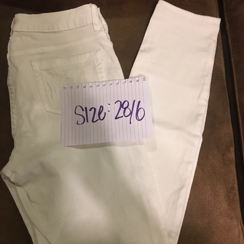 White jeans size 28 (6)