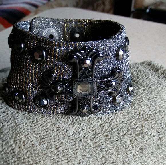 🎁Four Studded & Rhinestone Bracelet/Cuffs - Picture 6 of 8