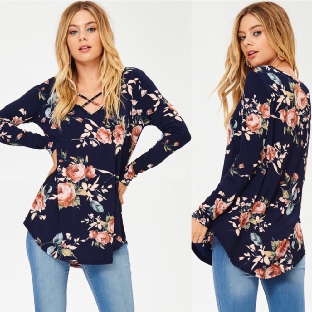 NEW Floral 🌺 Criss Cross Top Long Sleeves