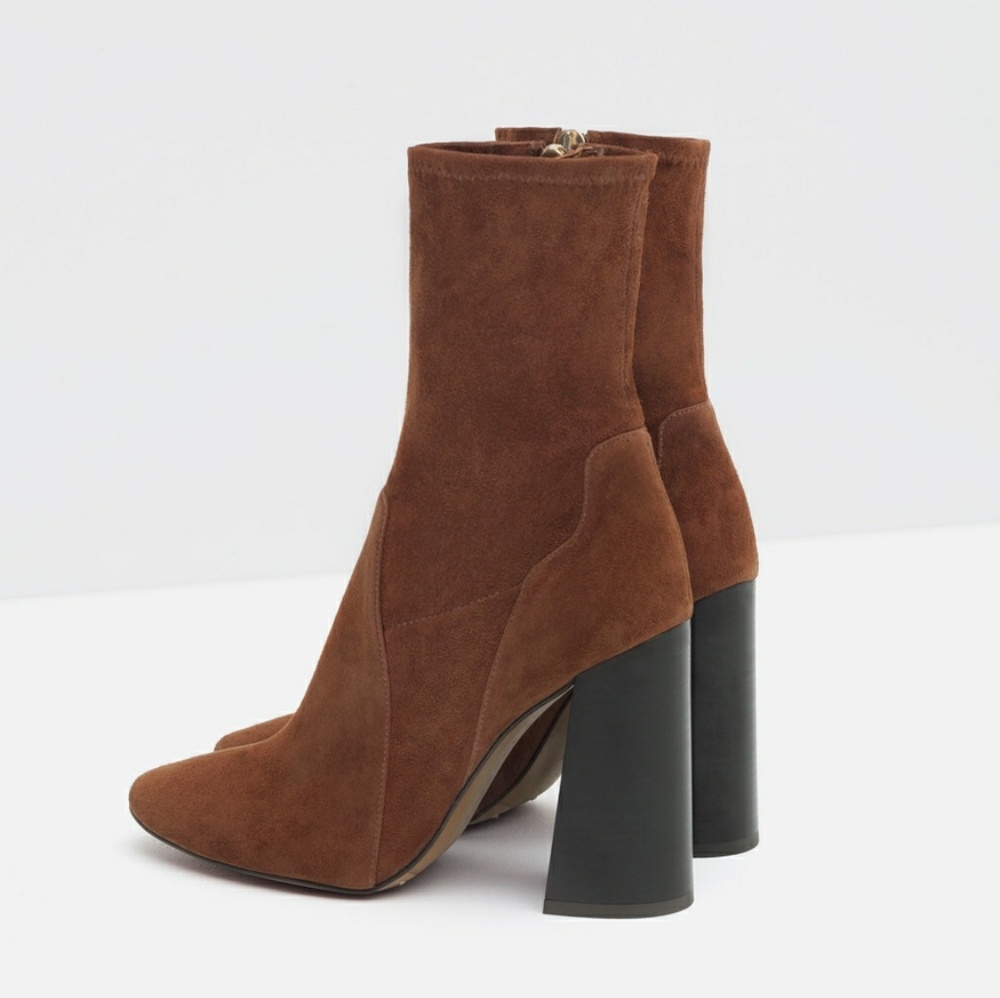 ISO ZARA ankle boots : size 6 or 6.5