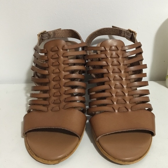 Steve Madden Shoes - Steve Madden Tan Heel Sandals
