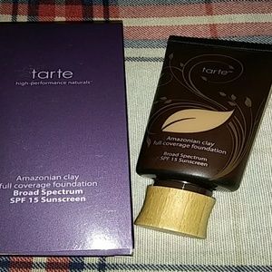 New foundation in color medium tan honey