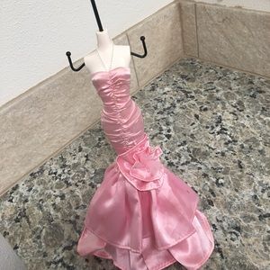 Pink lady jewelry holder