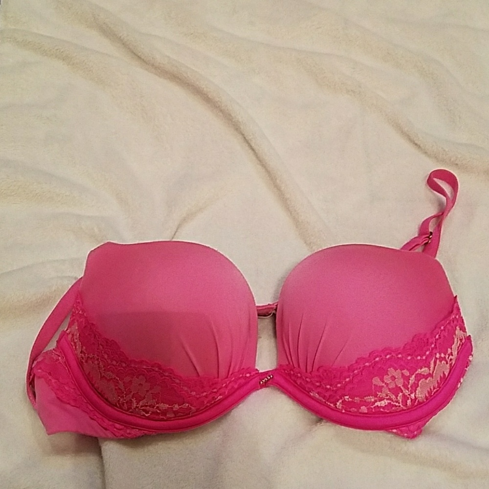 Size 32c very sexy Victoria Secret brand bra