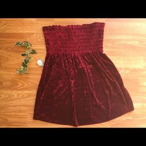 Stunning Velvet-type Strapless Top!