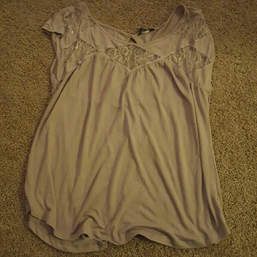 Short sleeve lace detailed top