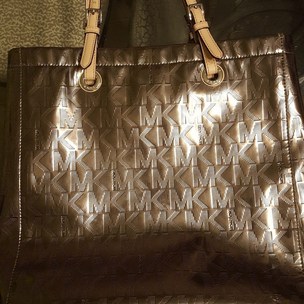 Michael kors purse