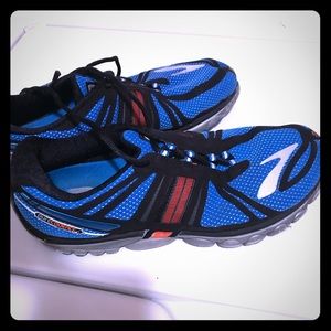 Brooks mens running shoes