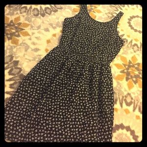 ◼️◾️▪️Black Dress w/ back cut out detailing ▪️◾️◼️