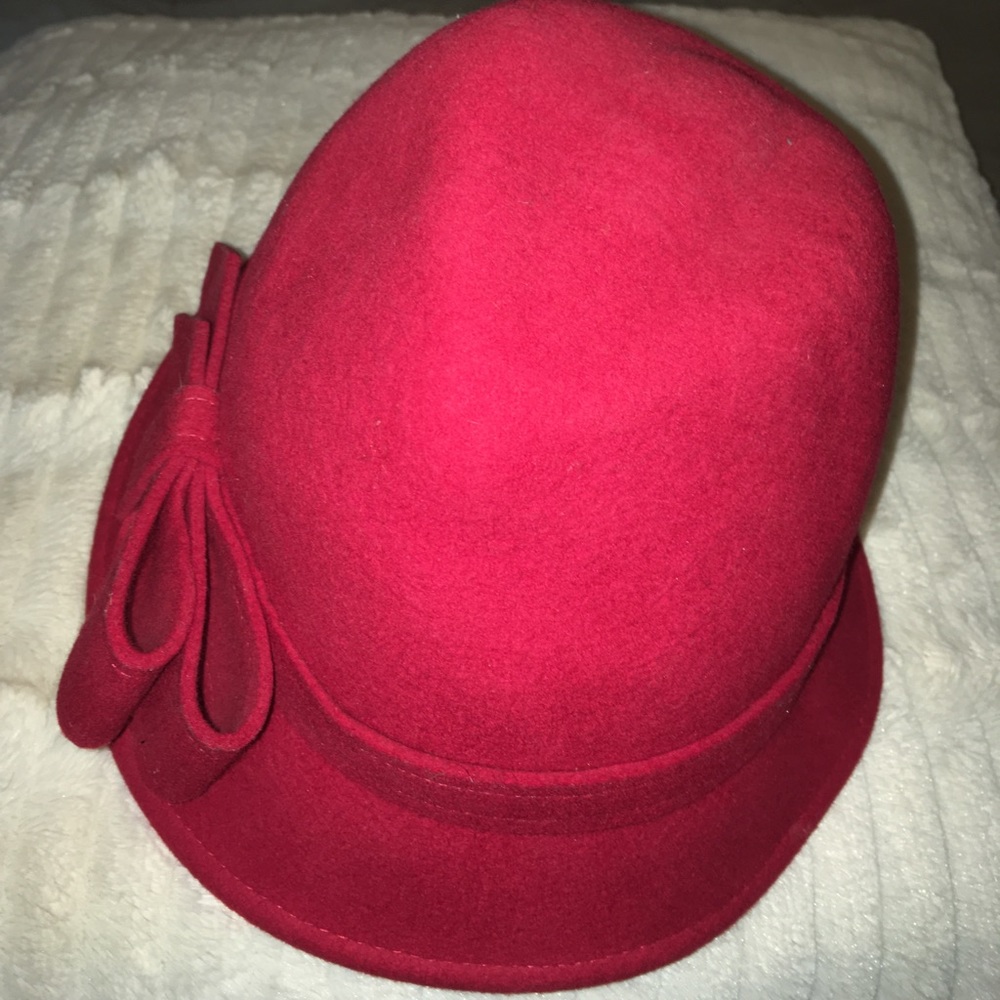 Ladylike red hat perfect for fall!
