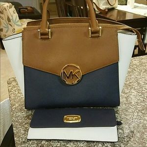 Michael Kors bag and wallet set!!