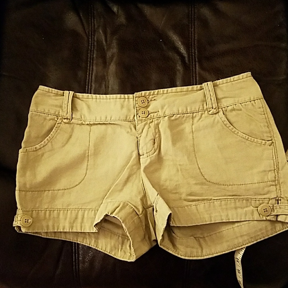 EUC;  Super cute shorts 💕