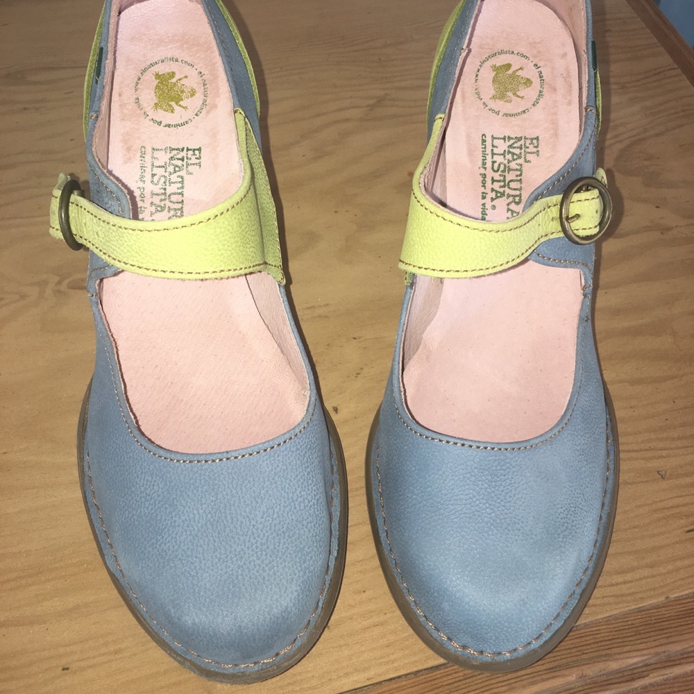 El Naturalista Heels