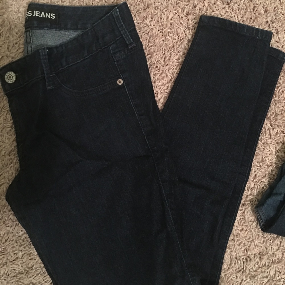 Women's size 8 skinny jeans