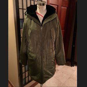 Gap Fall/Winter Long Primaloft Parka Jacket, Small