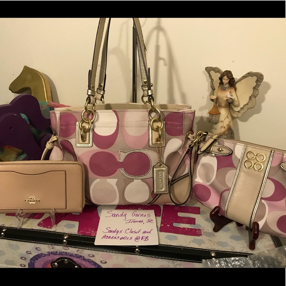 EUC Coach Colette Scarf print and nwt wallet