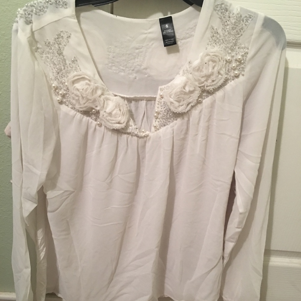 Women's dress shirt from buckle. Size small