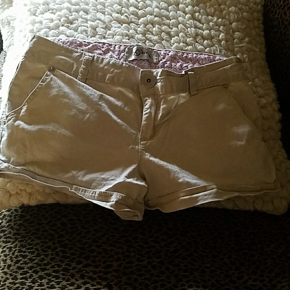 Guess SHORTS Tan w/floral pink inside.pockets