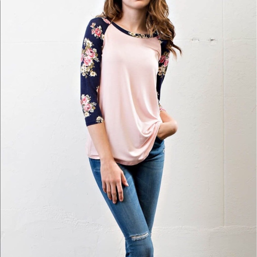 💕SALE 💕2 LEFT- Floral Sleeve Top - Made in USA