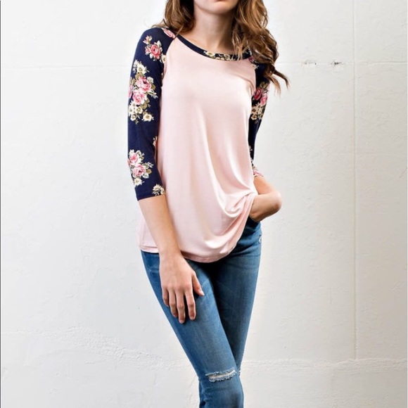 💕SALE 💕2 LEFT- Floral Sleeve Top - Made in USA - Picture 1 of 3