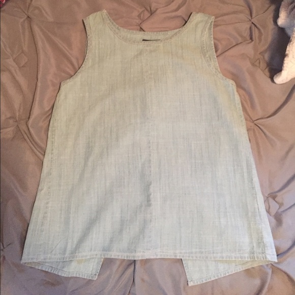 GAP Tops - Chambray open back Top