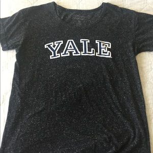 Yale tshirt