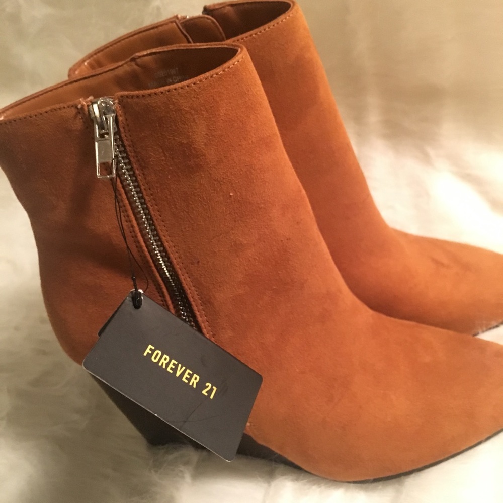 Suede booties - tan