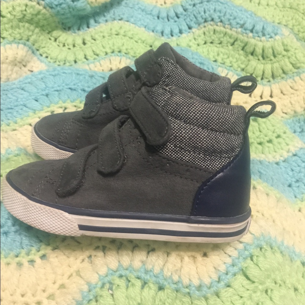 Crazy 8 gray  hightop sneakers