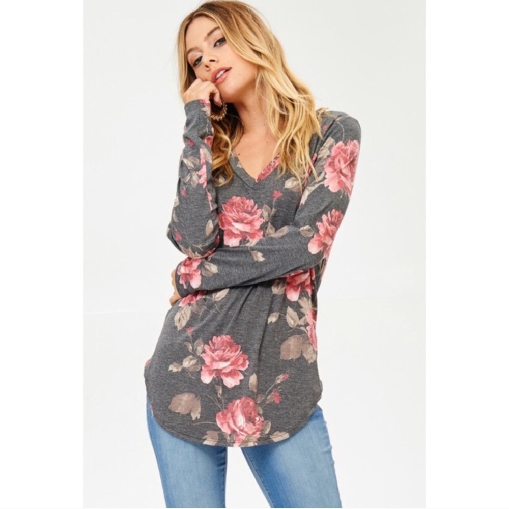 NEW Floral 🌸 V- neck Long Sleeve Top