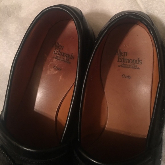 Host Pick! Allen Edmonds Cody Tassel Loafer - Picture 3 of 6