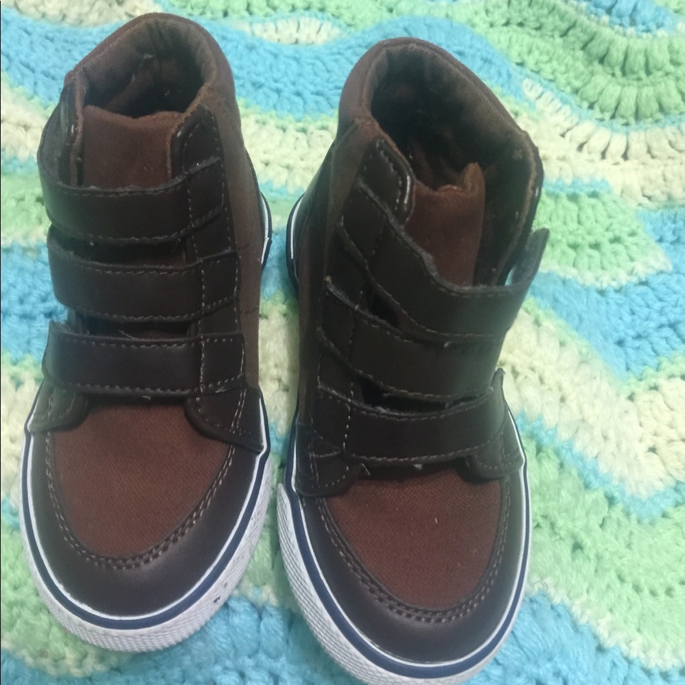Gymboree crazy 8 sneakers