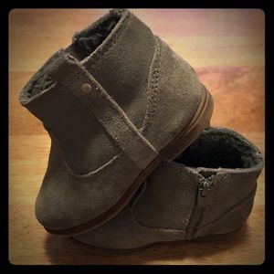 Like New!! Genuine Suede, Fleece Lined Booties
