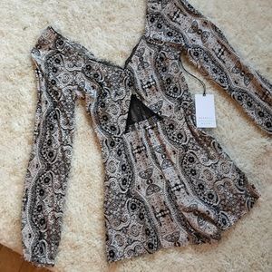 SUPER CUTE Kendall and Kylie romper. Size XS