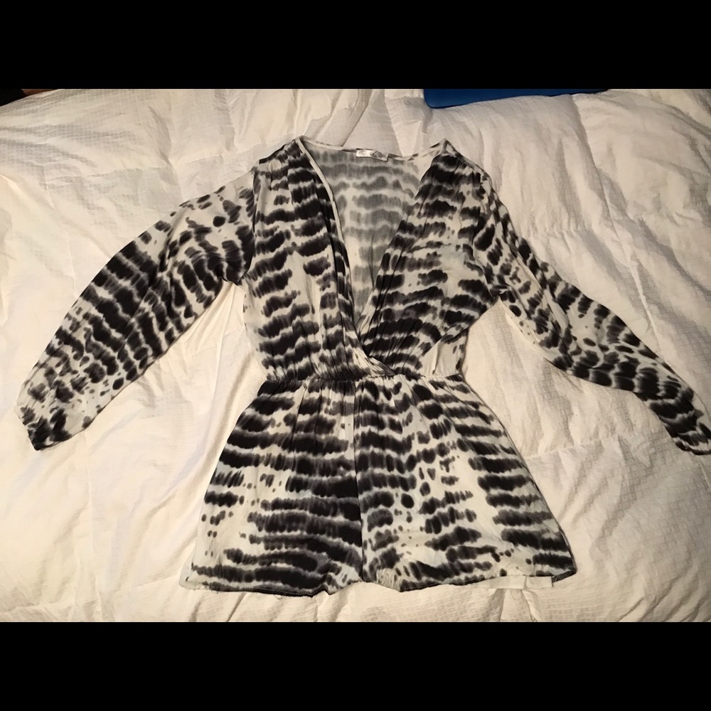 A3 white and black print romper