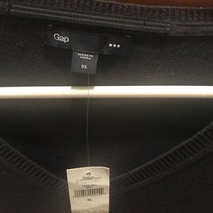 GAP navy blue men's sweater