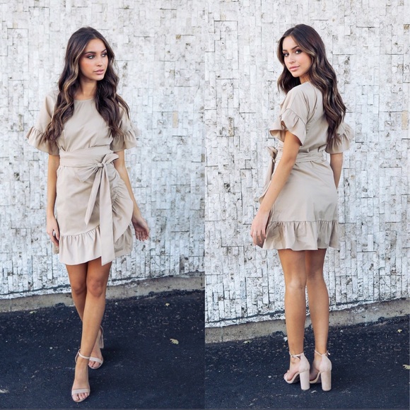 🆕Ruffle Wrap Dress - Picture 4 of 5