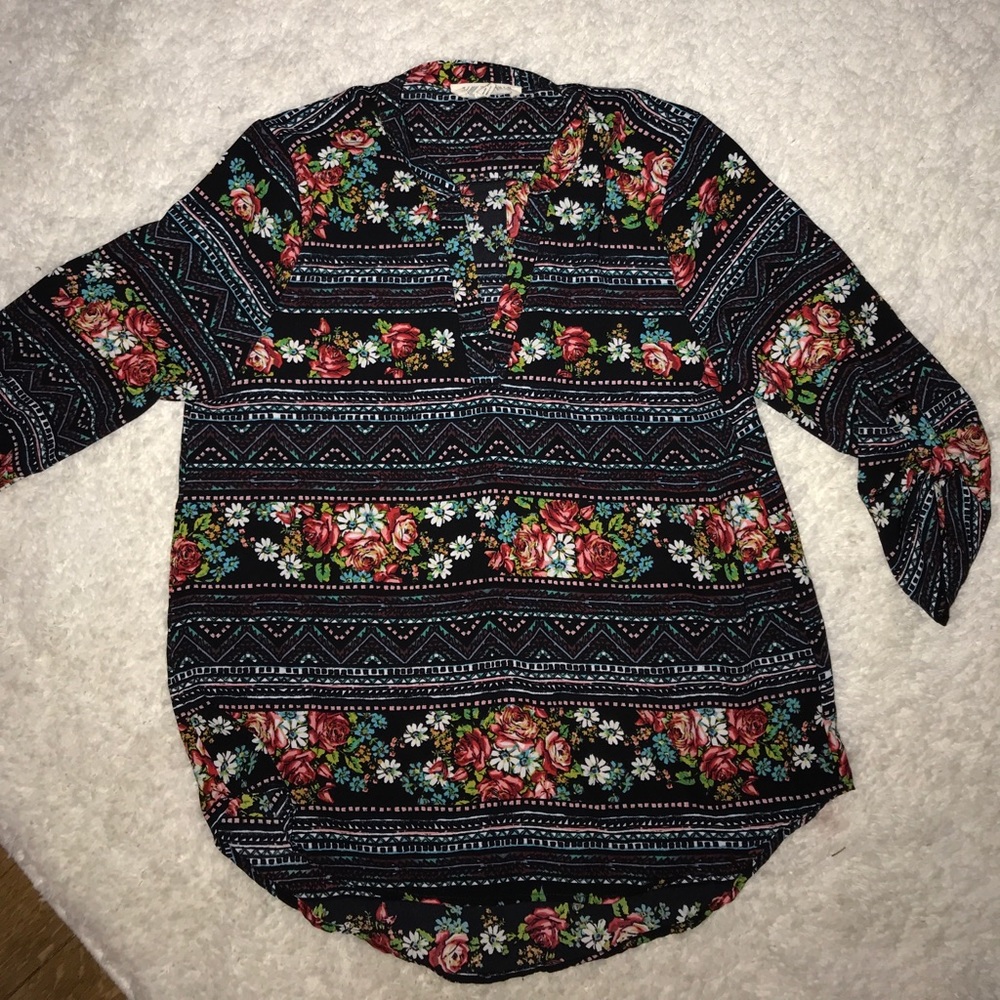 Adorable Small patterned blouse