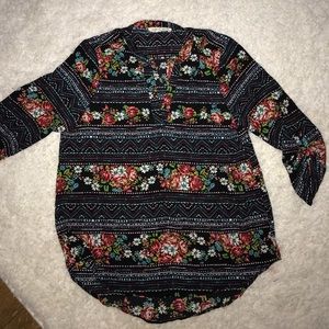 Adorable Small patterned blouse