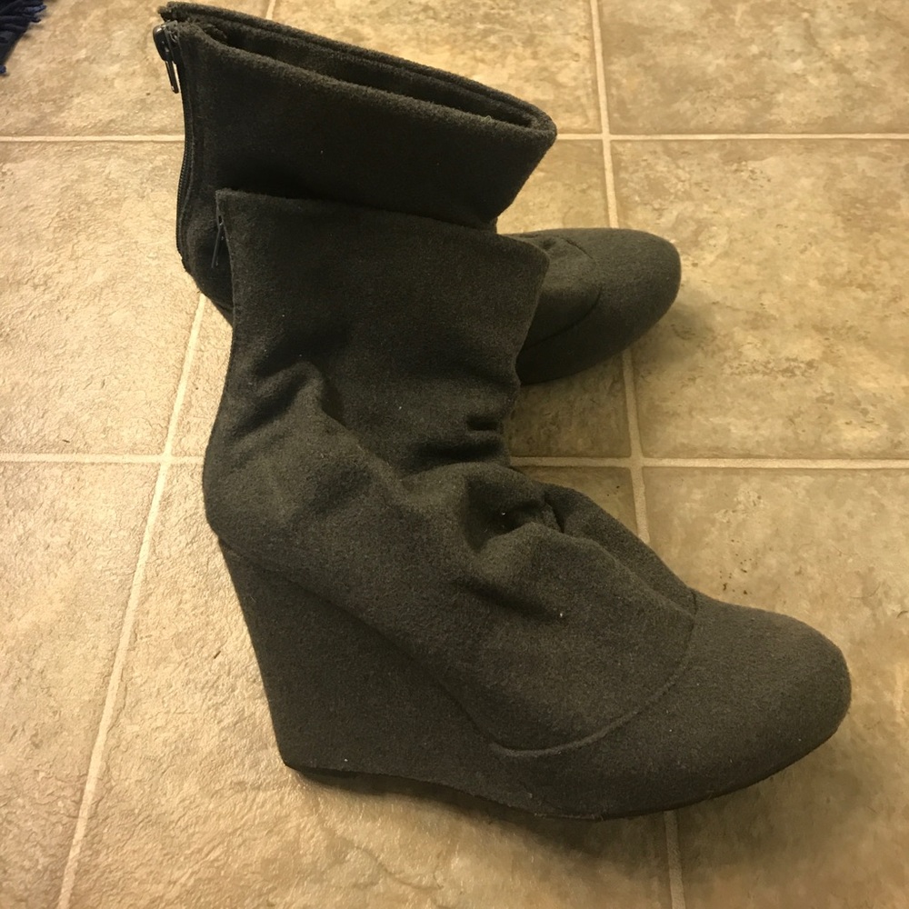 Dollhouse wedges