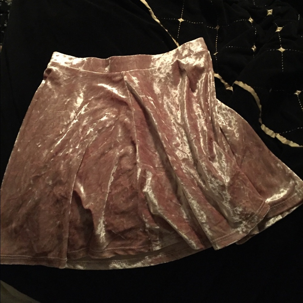 Velvet pink skirt