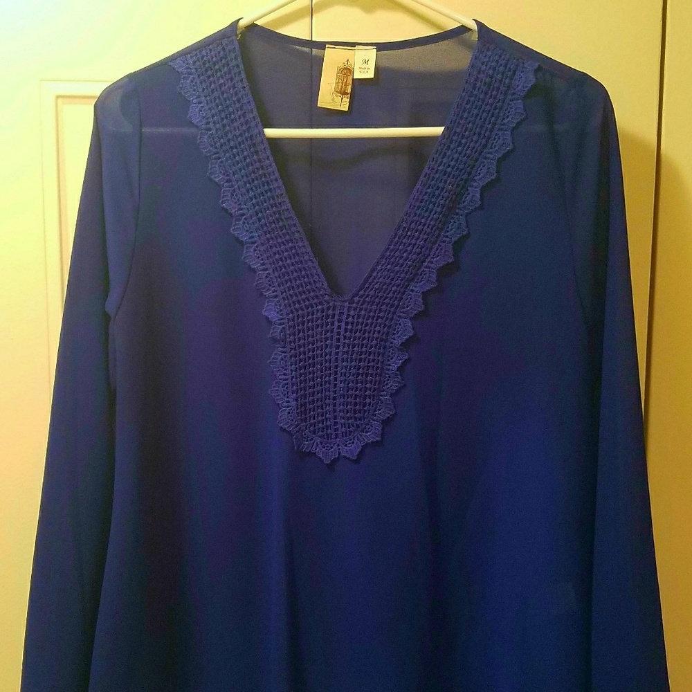 Francesca's Blouse - Picture 2 of 2