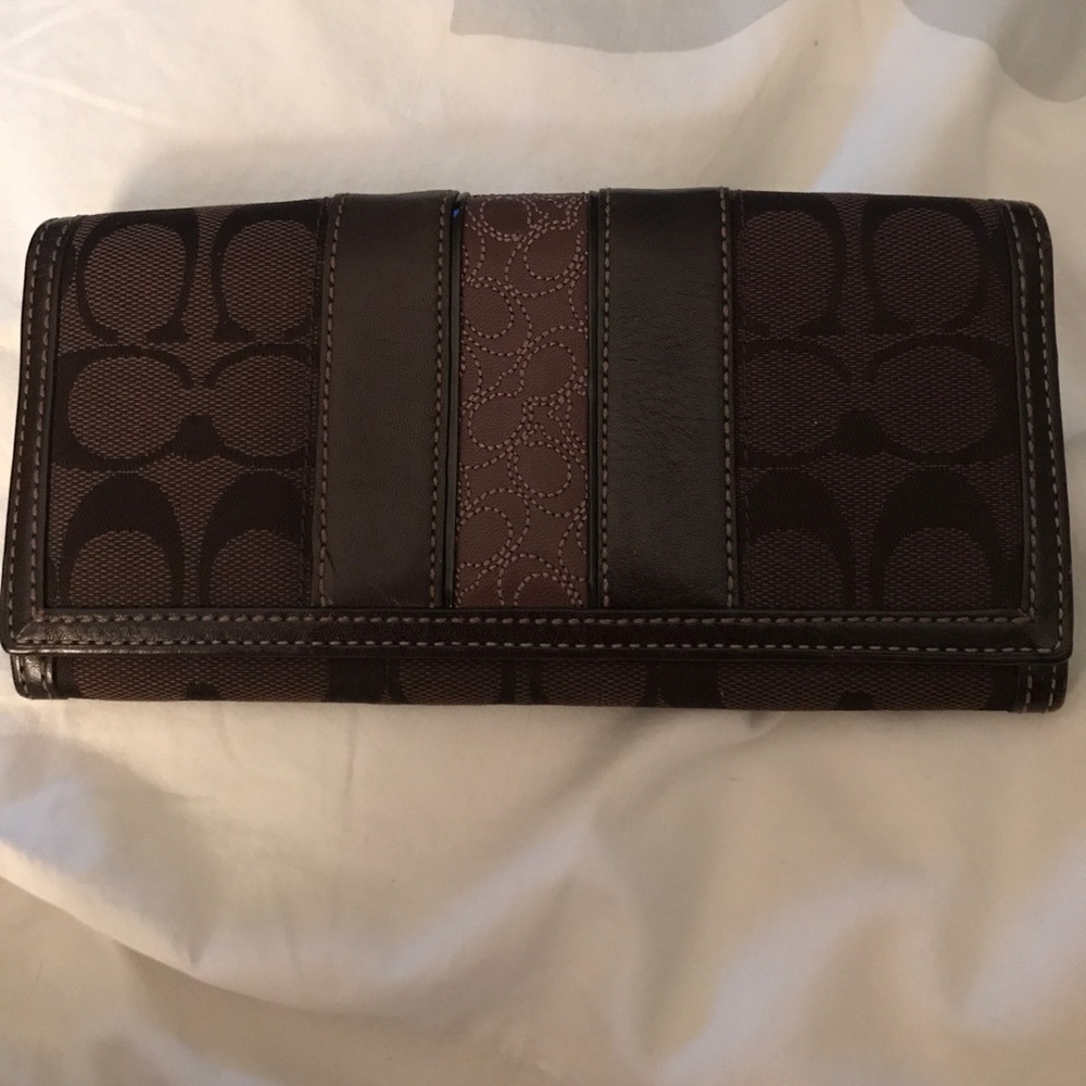 Brown Coach Wallet - like new!