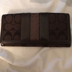 Brown Coach Wallet - like new!