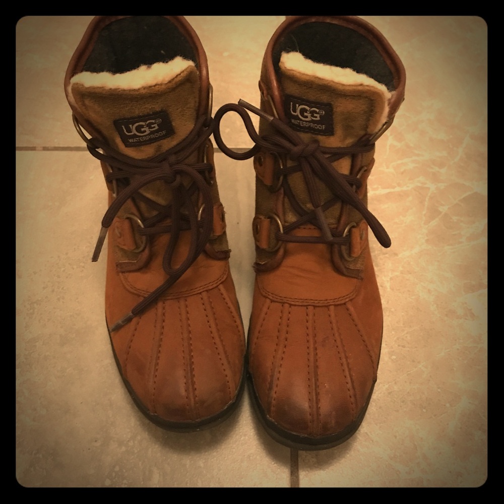 Cute ugg booties perfect for your fall outfit