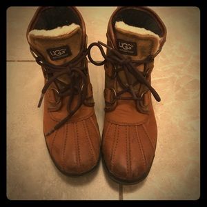 Cute ugg booties perfect for your fall outfit