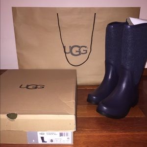 UGG Reignfall Navy Brand New Boots size 8